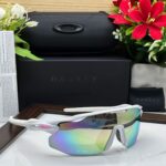 Oakley Sports Sunglasses (White) - BUYON