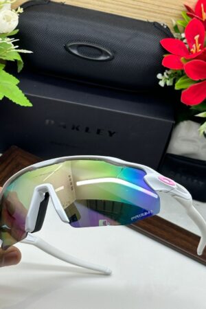 Oakley Sports Sunglasses (White) - BUYON