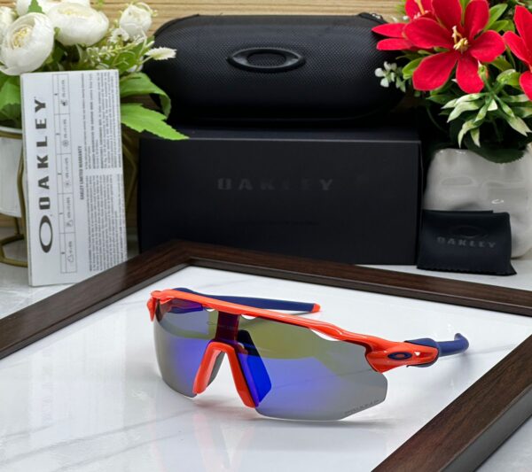 Oakley Sports Sunglasses For Men (Blue)