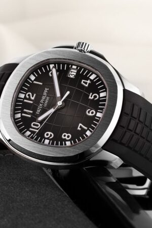 Patek Philippe Aquanaut Chronograph Watch (Black)