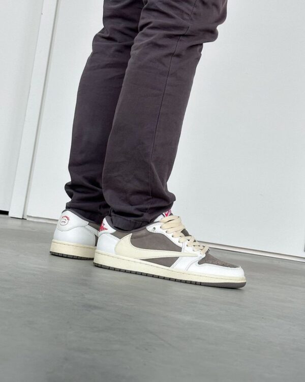 Travis Scott x Air Jordan 1 Low Reverse Mocha